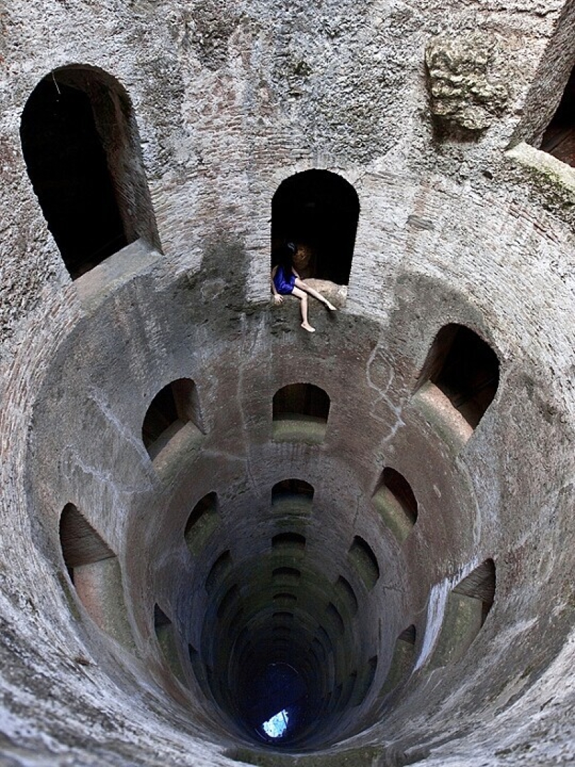 Chica al límite: los vertiginosos autorretratos de Ahn Jung Chica al límite: los vertiginosos autorretratos de Ahn Jung