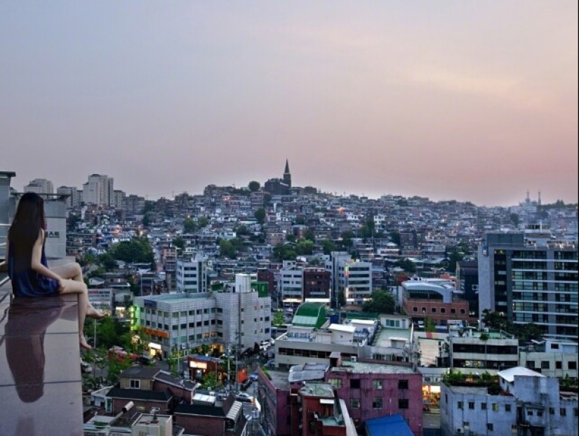 Chica al límite: los vertiginosos autorretratos de Ahn Jung Chica al límite: los vertiginosos autorretratos de Ahn Jung