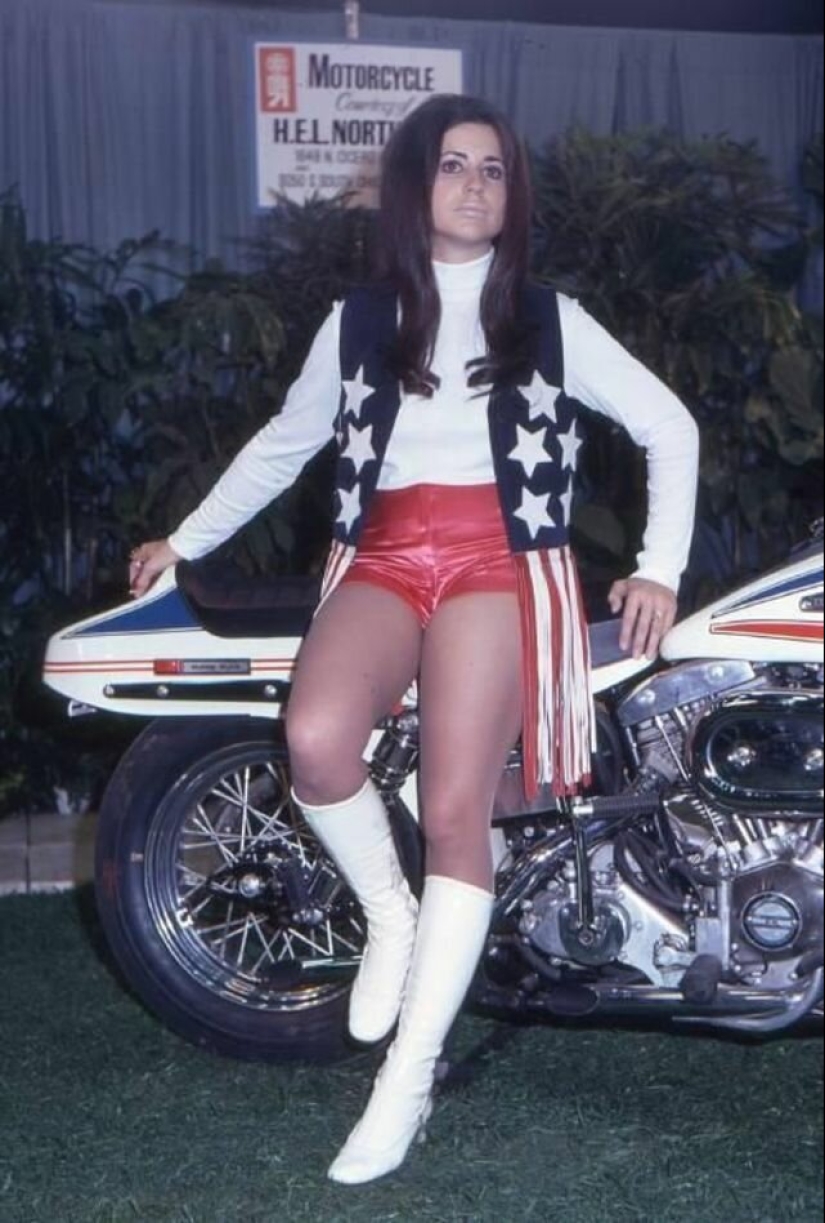 Chicas y motos-20 maravillosas imágenes retro