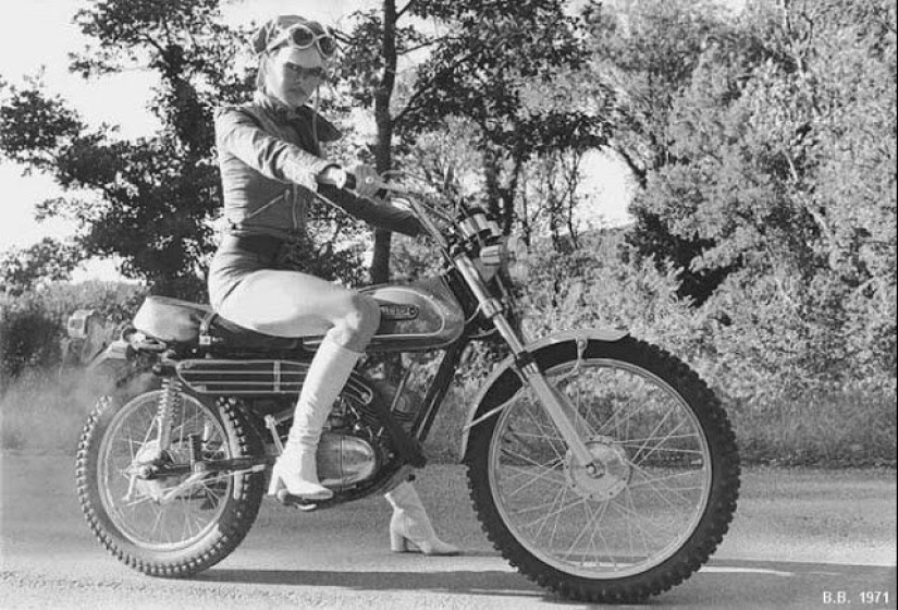 Chicas y motos-20 maravillosas imágenes retro