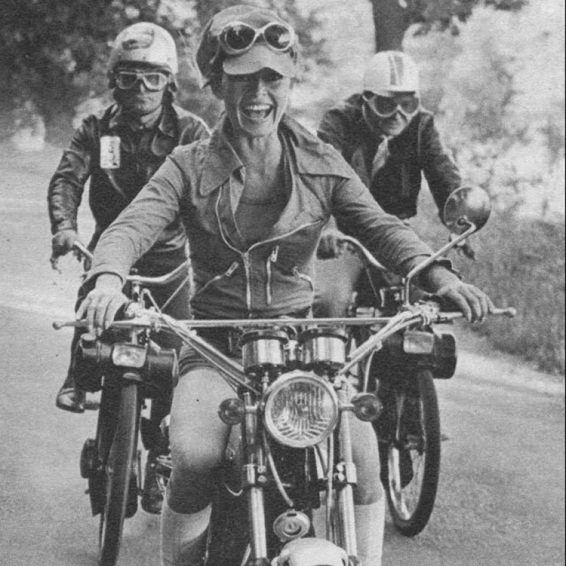 Chicas y motos-20 maravillosas imágenes retro