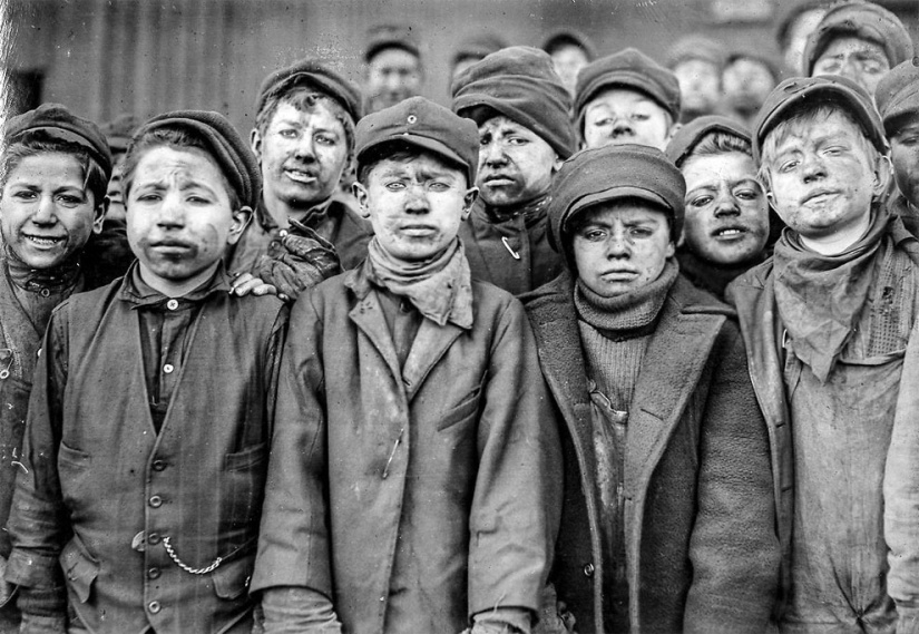 Child labor in twentieth-century America: photographs of children in coal and zinc mines