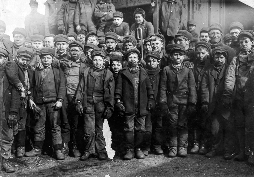 Child labor in twentieth-century America: photographs of children in coal and zinc mines