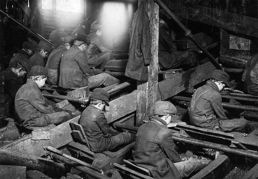 Child labor in twentieth-century America: photographs of children in coal and zinc mines