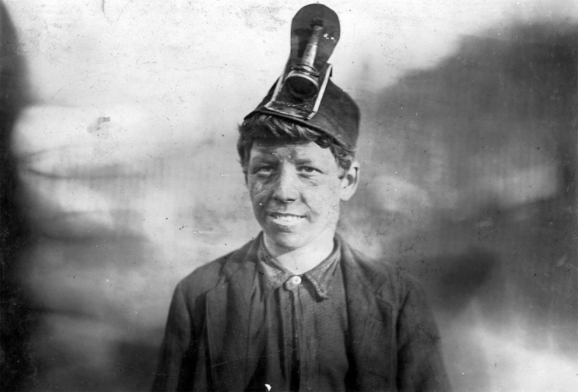 Child labor in twentieth-century America: photographs of children in coal and zinc mines