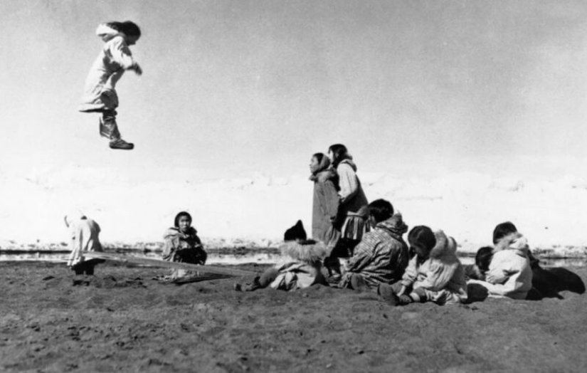 Chukchi y trampolín: por qué los cazadores y los pastores de renos del Lejano Norte saltan sobre pieles estiradas Chukchi y trampolín: por qué los cazadores y los pastores de renos del Lejano Norte saltan sobre pieles estiradas