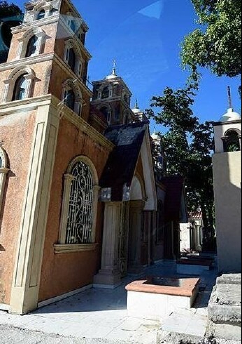 City of the dead: tombs 10 most notorious criminals City of the dead: tombs 10 most notorious criminals