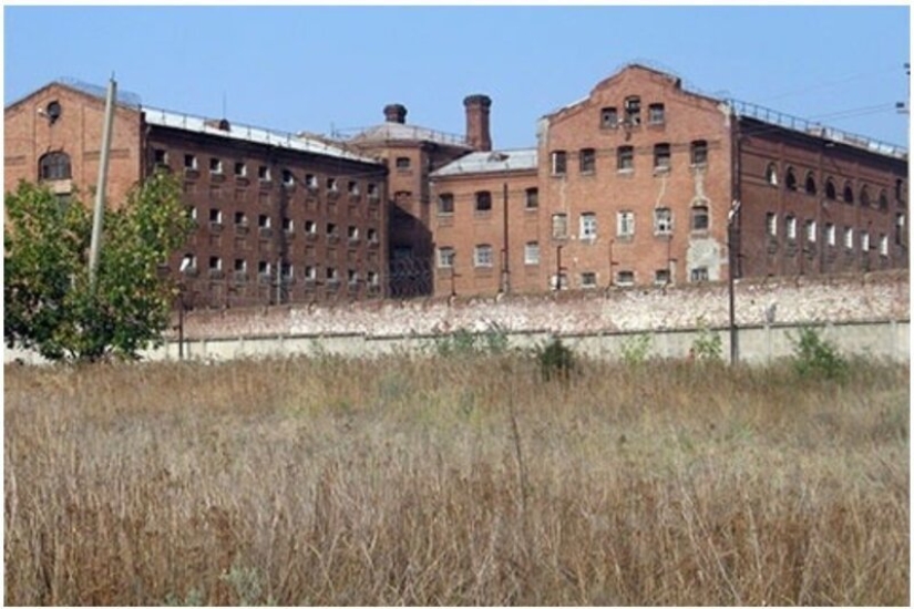 City of the dead: tombs 10 most notorious criminals City of the dead: tombs 10 most notorious criminals