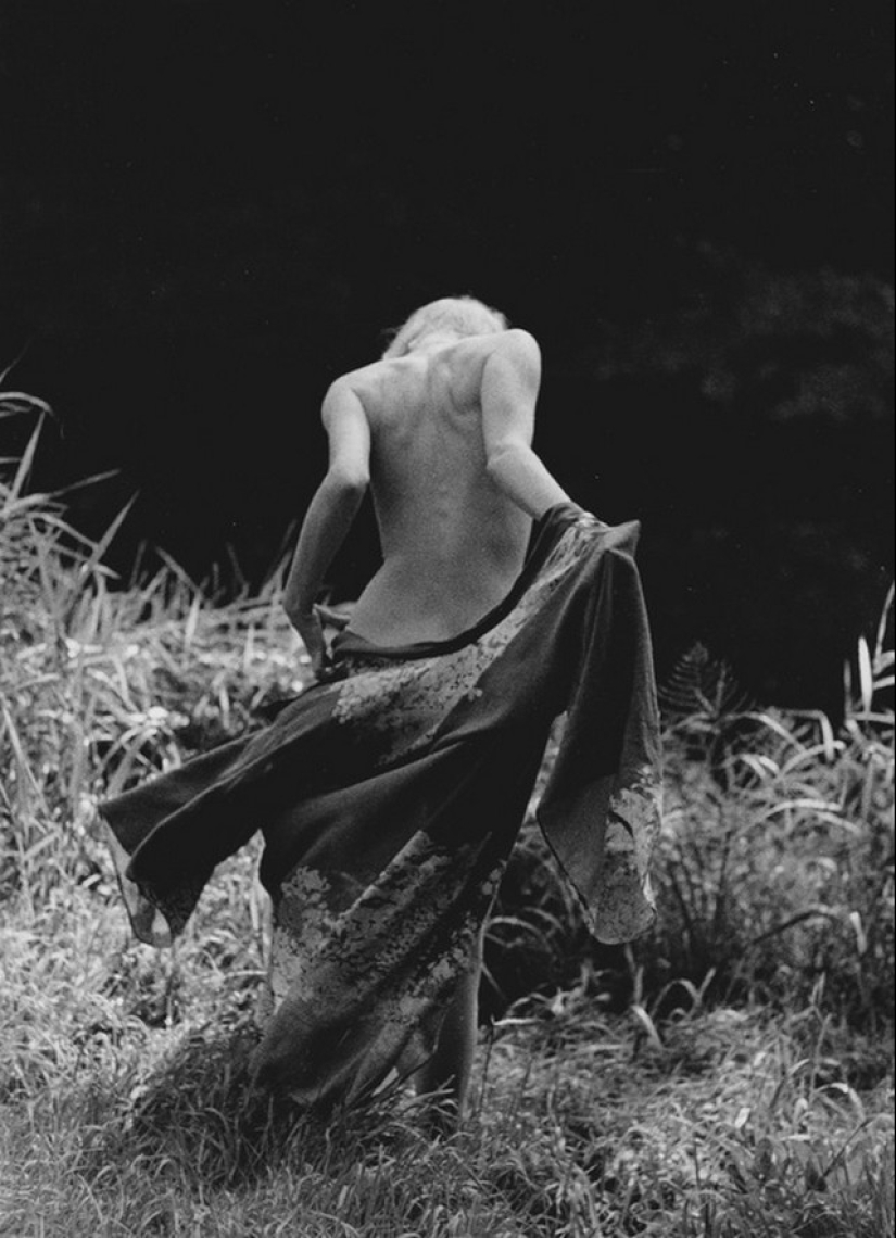 Classic Nude from the photographer Rutger ten Broek Classic Nude from the photographer Rutger ten Broek