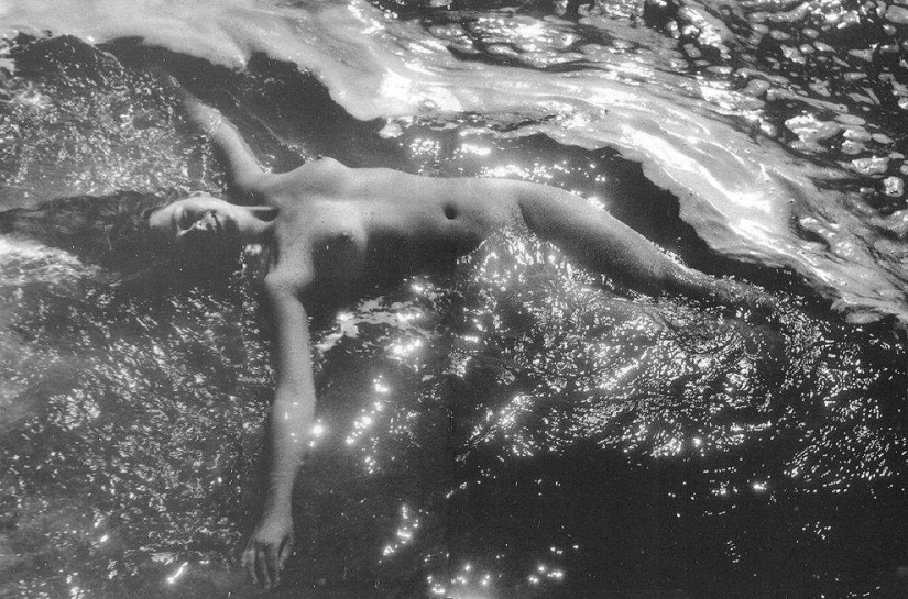 Clásicos del erotismo soviético por el fotógrafo lituano Rimantas Dihavicius Clásicos del erotismo soviético por el fotógrafo lituano Rimantas Dihavicius