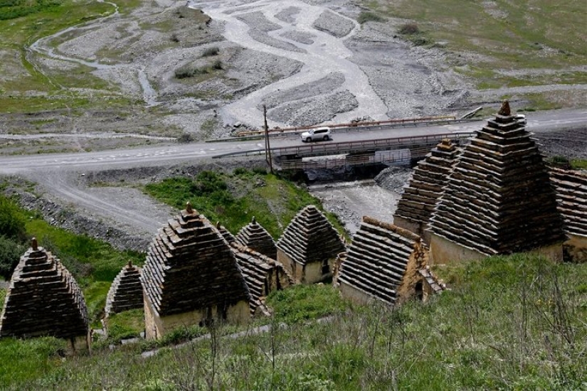 Cómo apareció la "Ciudad de los muertos" en el desfiladero de Dargava, donde los más valientes no van al atardecer Cómo apareció la "Ciudad de los muertos" en el desfiladero de Dargava, donde los más valientes no van al atardecer