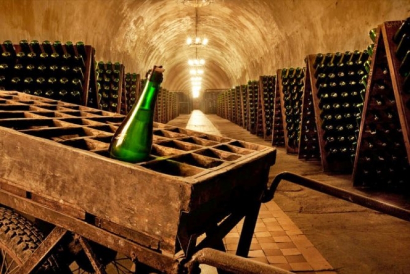 ¿Cómo apareció la expresión "Sostener una vela" en Rusia y por qué no es solo rusa ¿Cómo apareció la expresión "Sostener una vela" en Rusia y por qué no es solo rusa