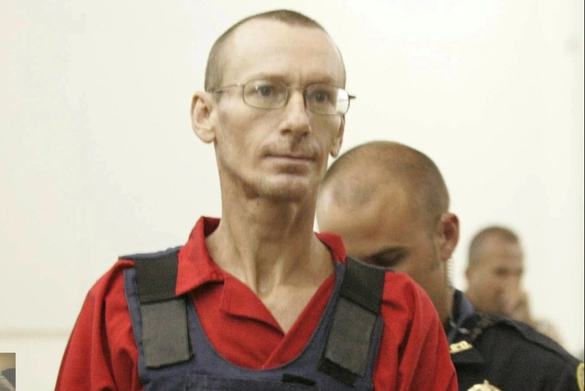 Cómo Elizabeth Shoaf, de 14 años, superó a un maníaco y le salvó la vida