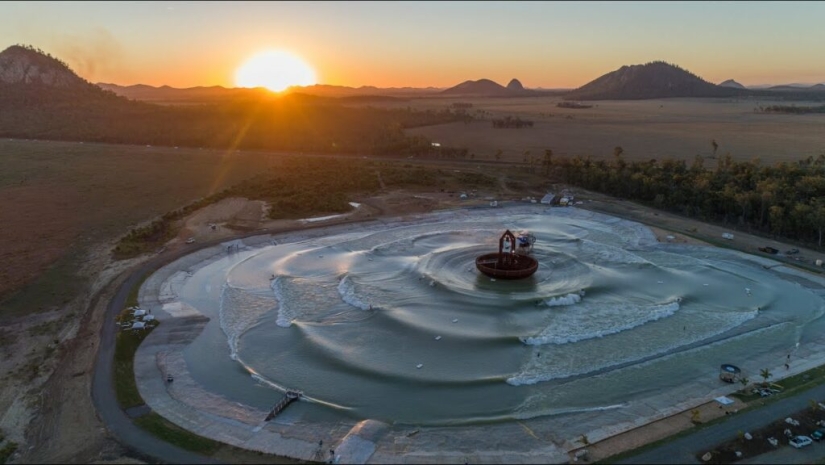 Cómo funciona la piscina de olas de Surf Lakes con cinco tipos de olas Cómo funciona la piscina de olas de Surf Lakes con cinco tipos de olas