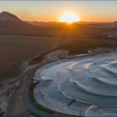 Cómo funciona la piscina de olas de Surf Lakes con cinco tipos de olas