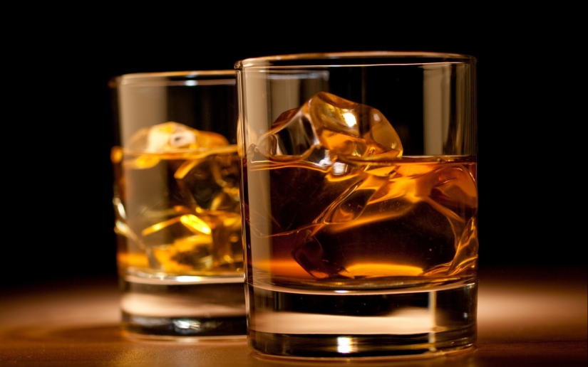 Cómo hacer whisky con alcohol ilegal: proporciones, recetas y consejos Cómo hacer whisky con alcohol ilegal: proporciones, recetas y consejos