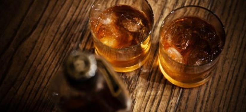 Cómo hacer whisky con alcohol ilegal: proporciones, recetas y consejos Cómo hacer whisky con alcohol ilegal: proporciones, recetas y consejos