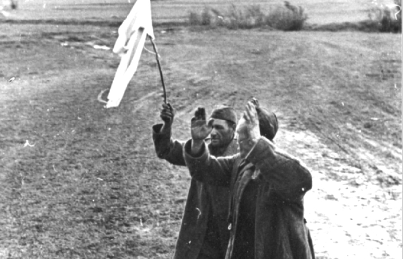 Cómo la bandera blanca se convirtió en símbolo de invitación a las negociaciones y señal de capitulación Cómo la bandera blanca se convirtió en símbolo de invitación a las negociaciones y señal de capitulación