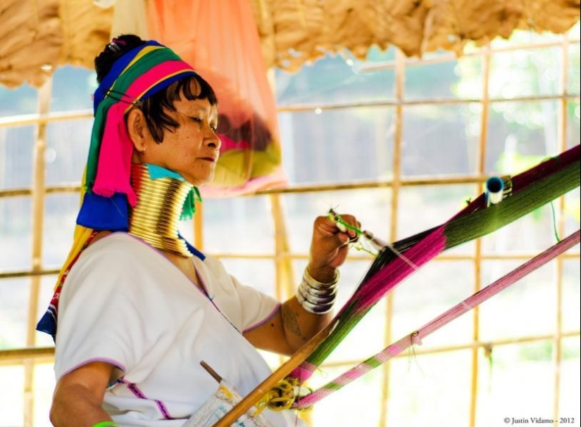 Cómo las mujeres se adornan en diferentes países