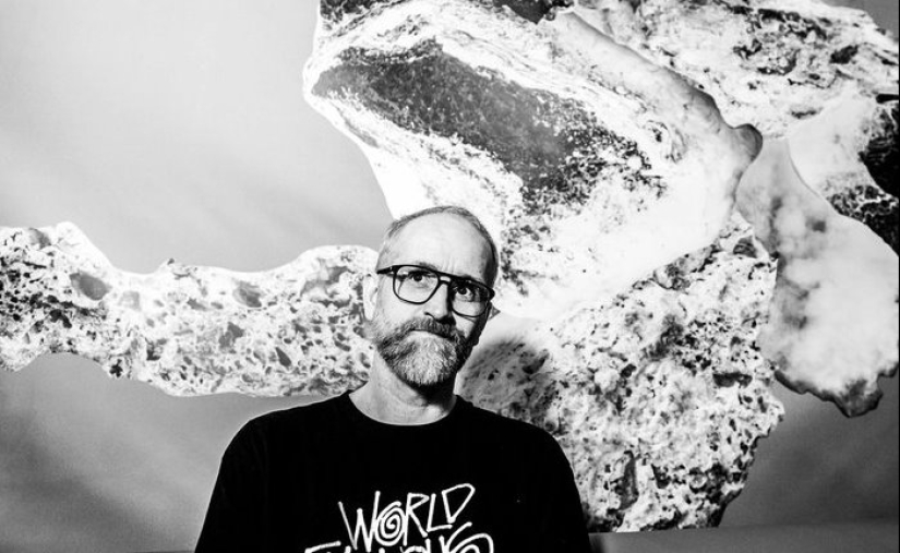 Cómo los alienígenas aterrizaron en Islandia: Las fantasías surrealistas de Siggeir Hafsteinsson Cómo los alienígenas aterrizaron en Islandia: Las fantasías surrealistas de Siggeir Hafsteinsson