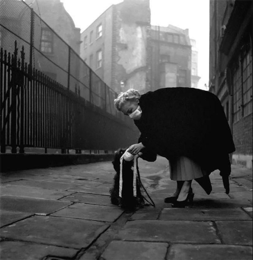 Cómo los londinenses usaban máscaras para escapar del Gran Smog en la década de 1950