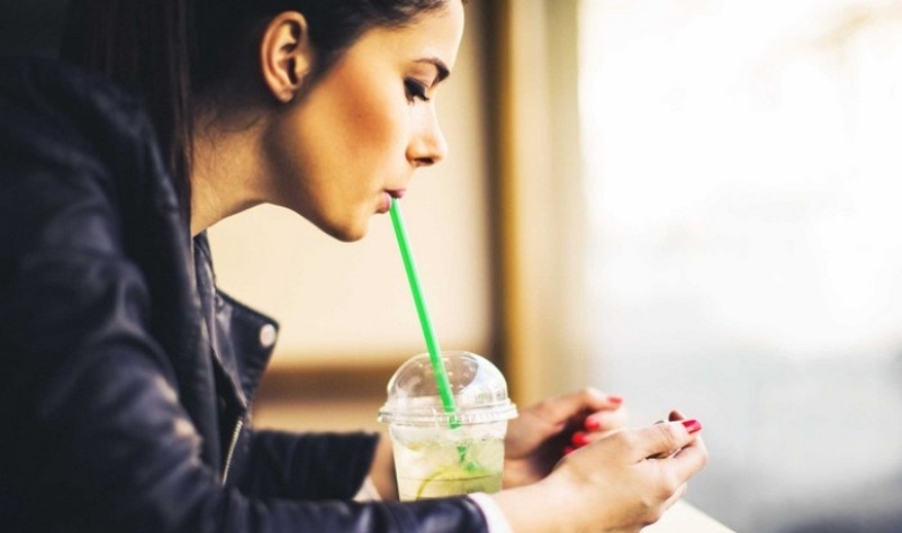 Cómo se inventaron las pajitas para beber