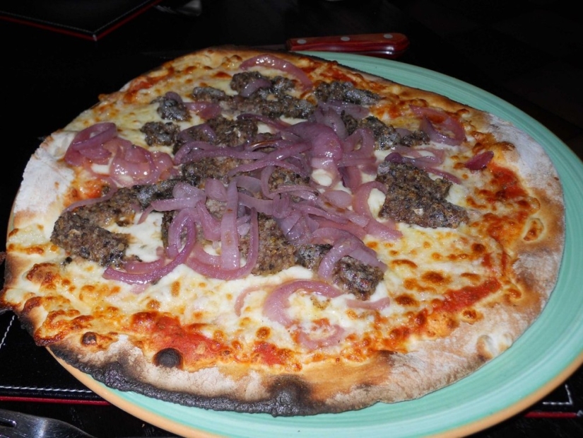 Cómo se sirve la pizza en diferentes países del mundo Cómo se sirve la pizza en diferentes países del mundo