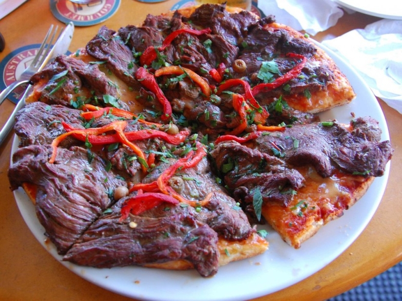 Cómo se sirve la pizza en diferentes países del mundo Cómo se sirve la pizza en diferentes países del mundo