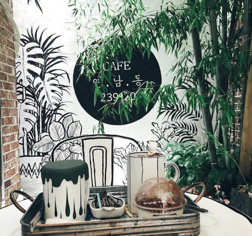 Cómo se ve un café cómico bidimensional en Seúl Cómo se ve un café cómico bidimensional en Seúl