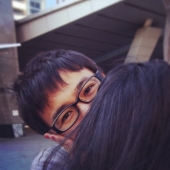 Cómo tomar fotos con un amigo, si usted no tiene novia...