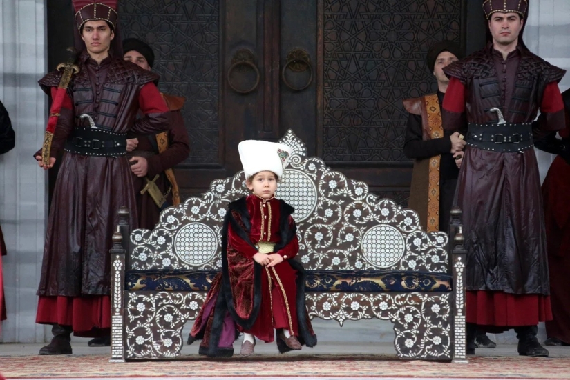 Cómo vivían en el Imperio Otomano: leyes y costumbres locas que hoy te parecerán salvajes Cómo vivían en el Imperio Otomano: leyes y costumbres locas que hoy te parecerán salvajes