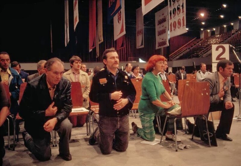 Color photographs of life in Poland in the early 1980s