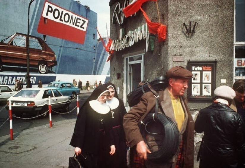 Color photographs of life in Poland in the early 1980s