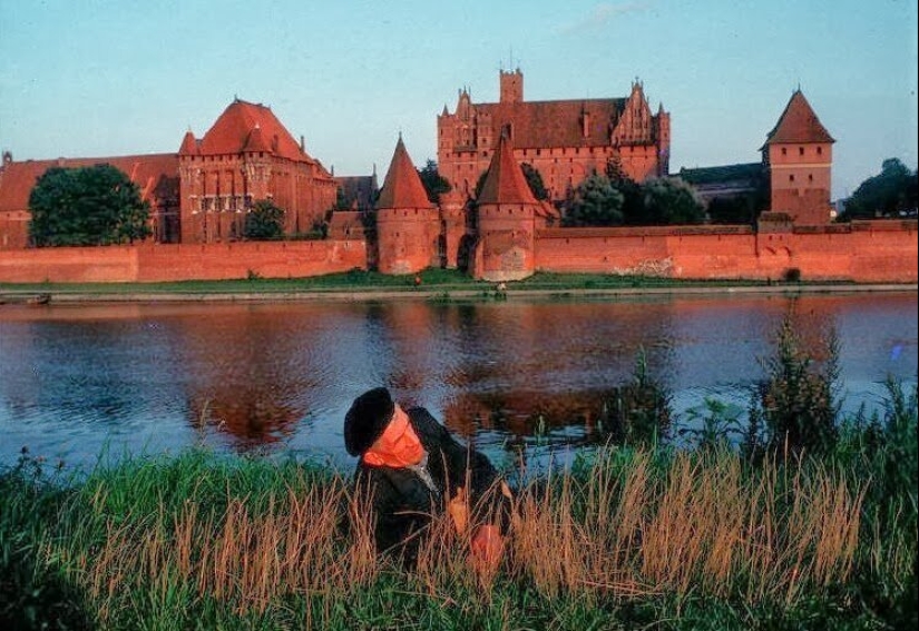 Color photographs of life in Poland in the early 1980s