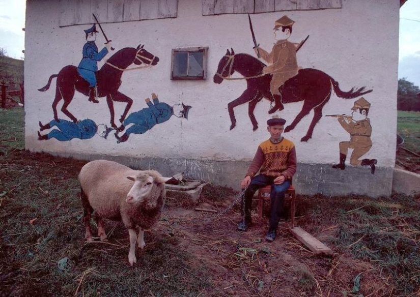 Color photographs of life in Poland in the early 1980s