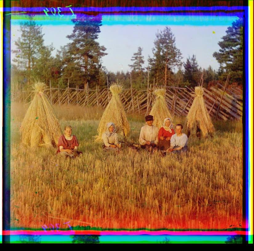 Color photographs of women of the Russian Empire at the beginning of the XX century