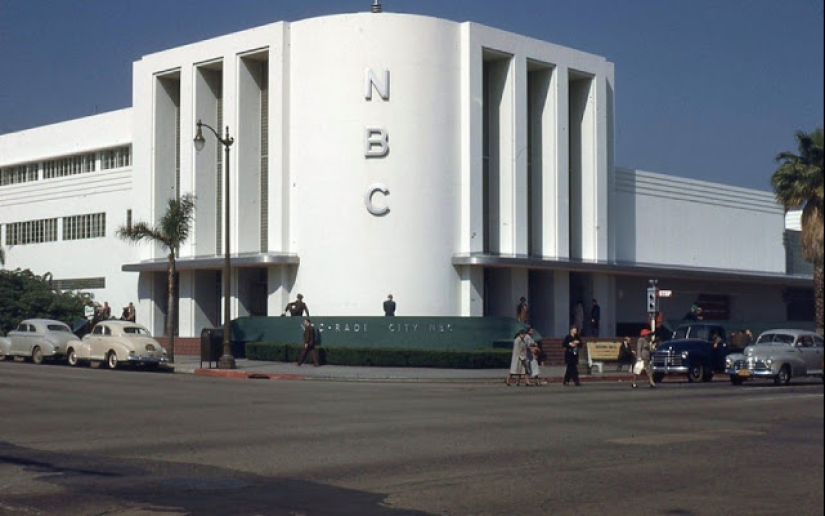 Color photographs of peaceful Los Angeles during and after World War II