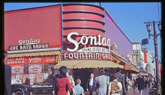 Color photographs of peaceful Los Angeles during and after World War II Color photographs of peaceful Los Angeles during and after World War II