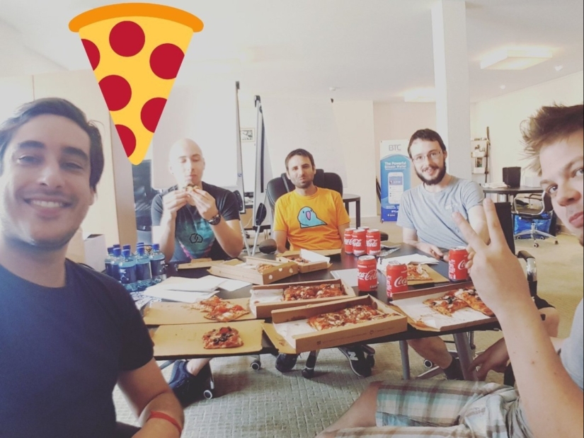 Como un simple programador de la Florida, compró dos pizzas por $ 83 millones