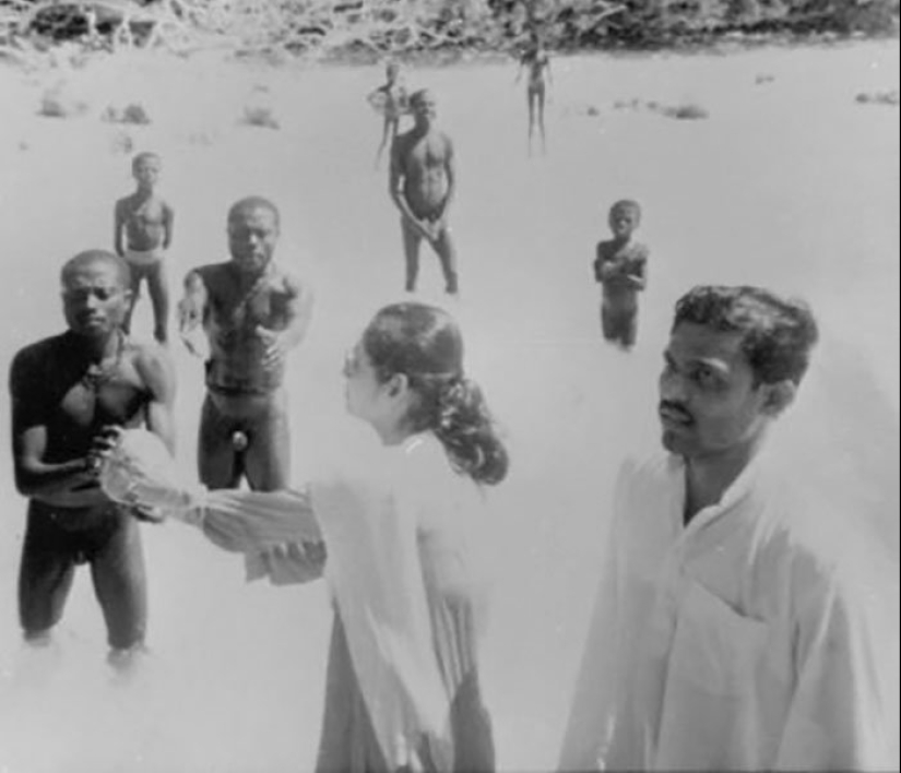 Como una mujer antropólogo fue capaz de establecer contacto con las tribus salvajes Como una mujer antropólogo fue capaz de establecer contacto con las tribus salvajes