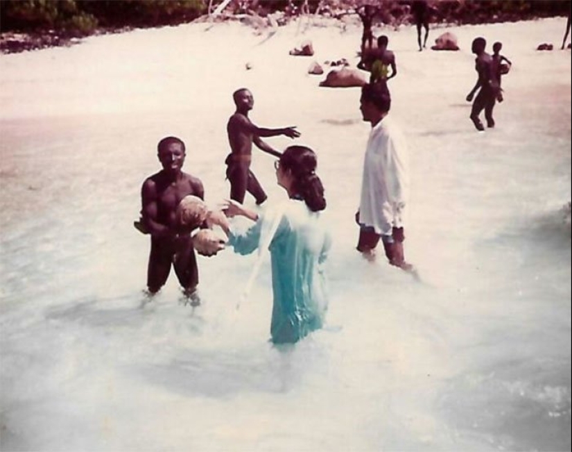 Como una mujer antropólogo fue capaz de establecer contacto con las tribus salvajes Como una mujer antropólogo fue capaz de establecer contacto con las tribus salvajes