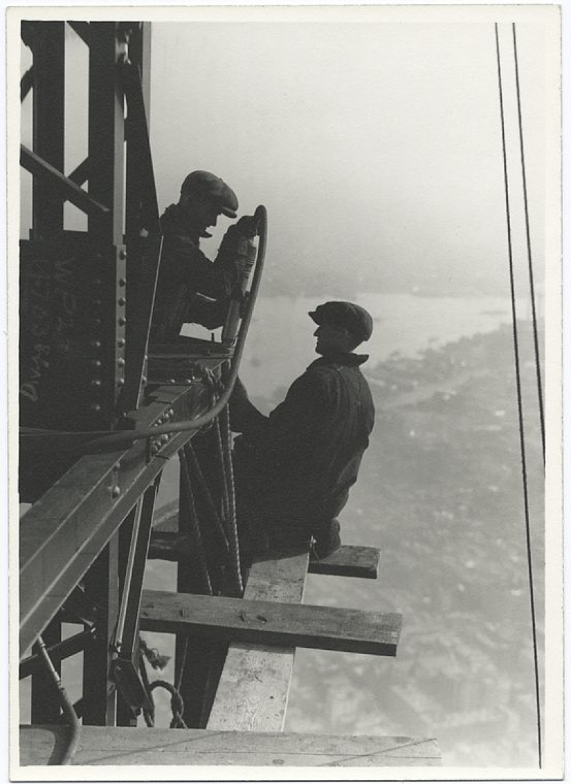 Construction of the Empire State Building