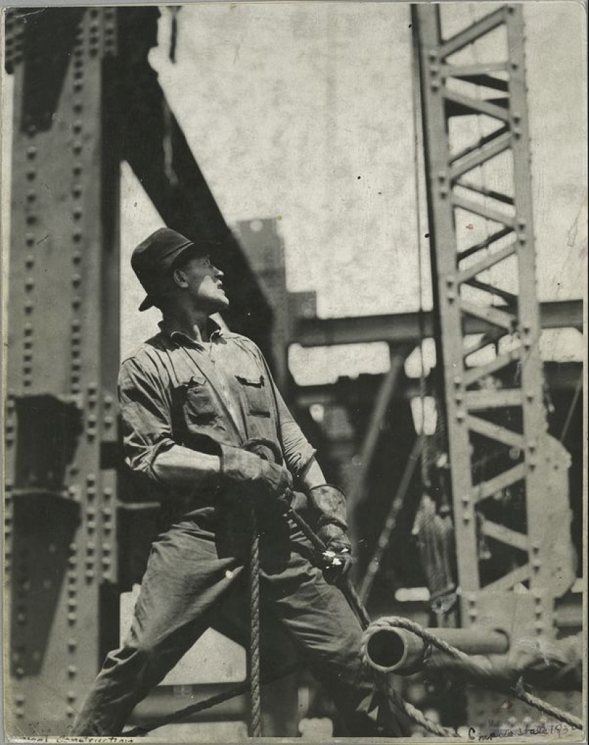 Construction of the Empire State Building