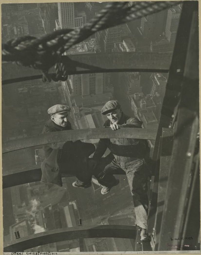 Construction of the Empire State Building