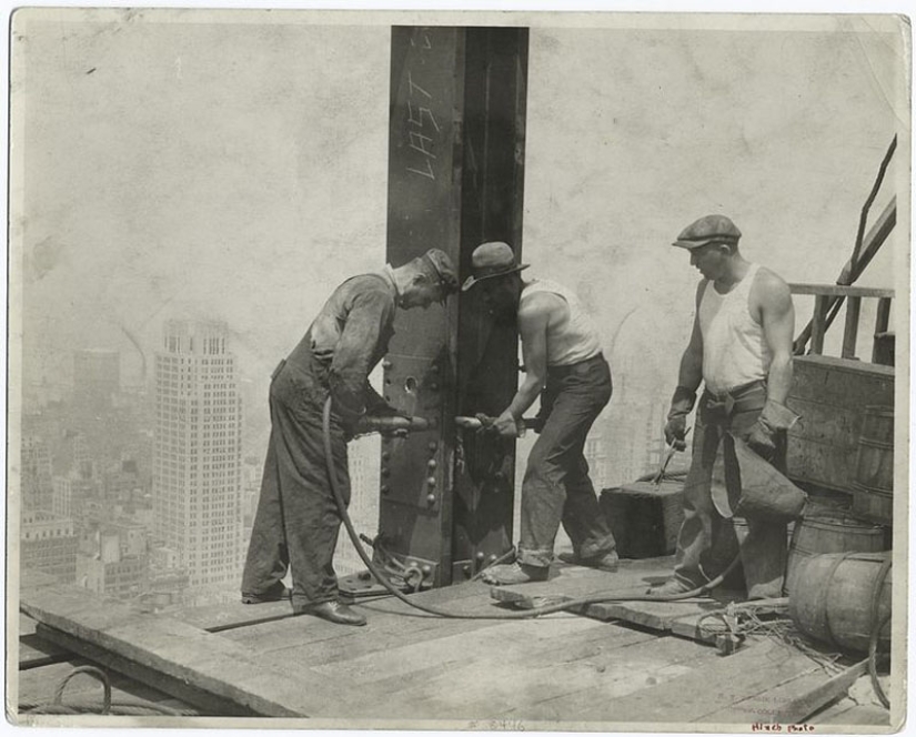 Construction of the Empire State Building