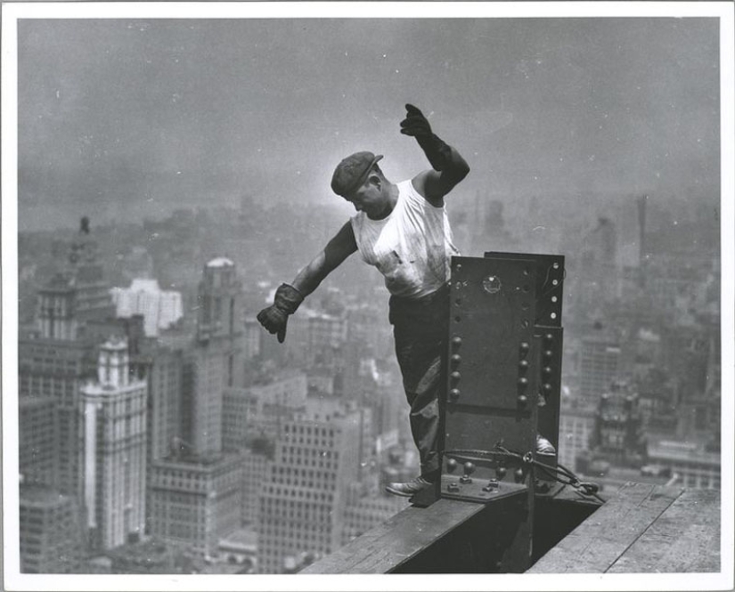 Construction of the Empire State Building