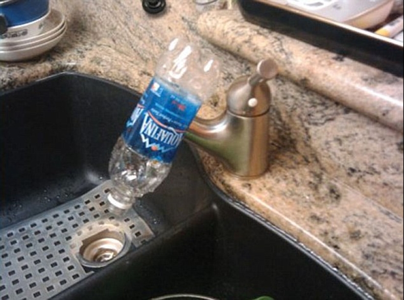 Crazy hands: 20 of the most epic failures from fans of doing everything on their own Crazy hands: 20 of the most epic failures from fans of doing everything on their own