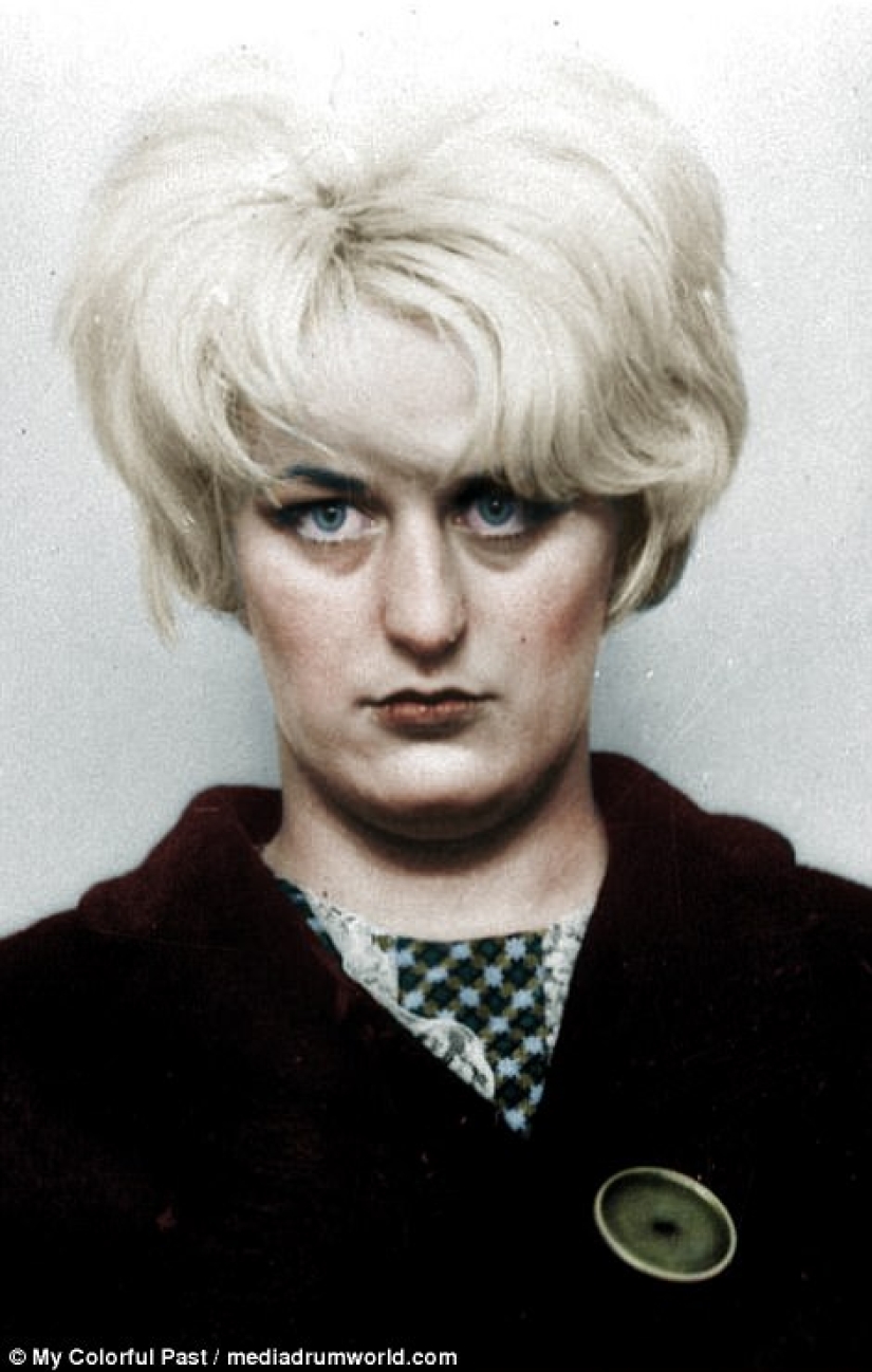 Criminals in a new color: photographer colorizes photos of famous villains