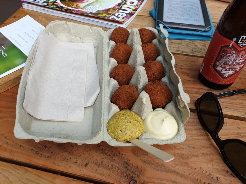 Croutons on a shovel: 22 examples of a very strange serving of dishes Croutons on a shovel: 22 examples of a very strange serving of dishes