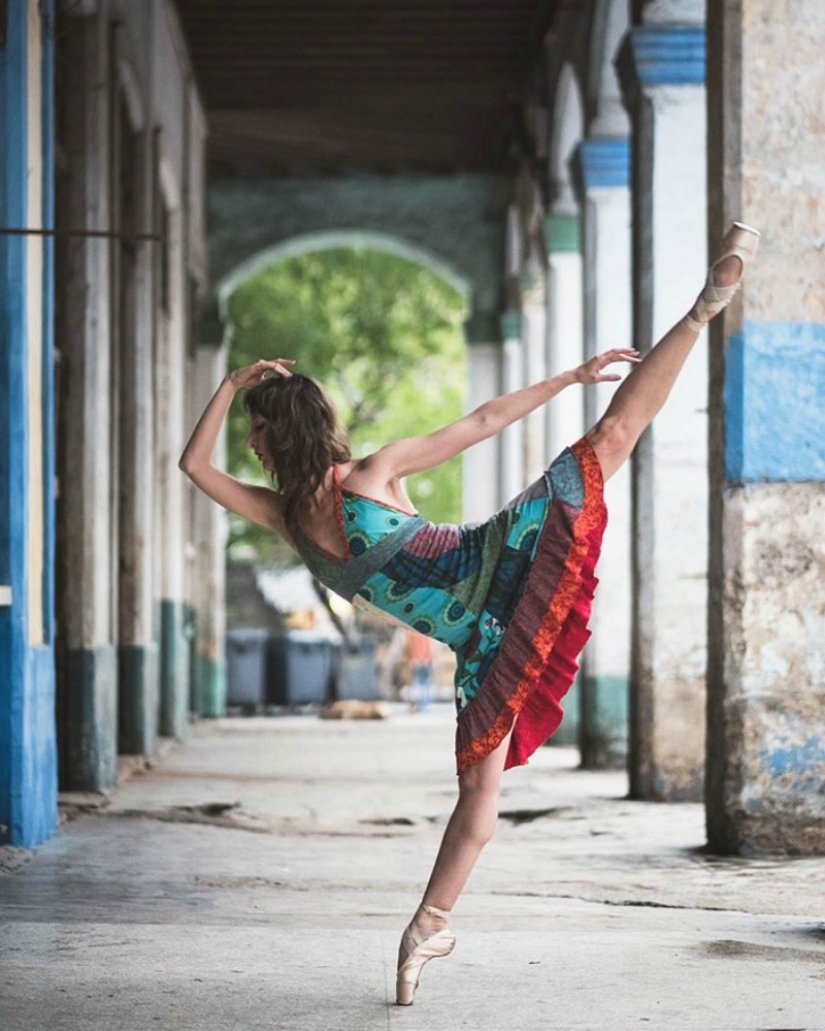 Cuban passion and Russian Ballet School: street shots of dancers Cuban passion and Russian Ballet School: street shots of dancers